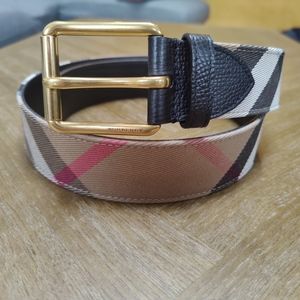 Burberry Check and leather belt